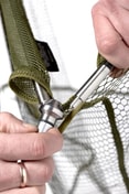 Trakker Podběrák EQ Carbon Landing Net - Olive Mesh